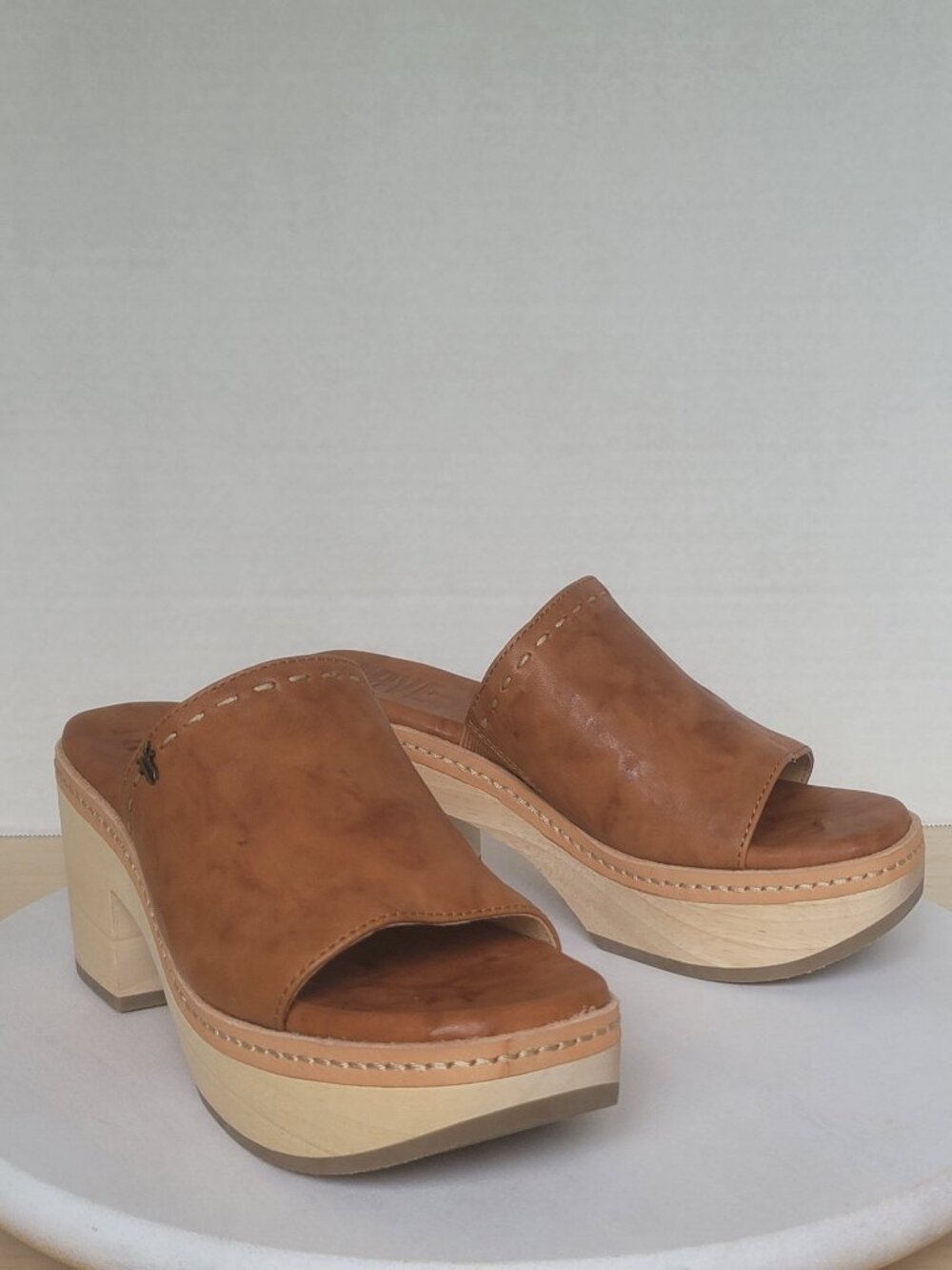 Frye Hazel Tan Leather Wood Platform Clogs Boho Mule Slide Sandal 70s Size 6M
